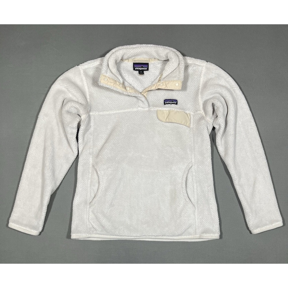 Patagonia Women's Re-Tool Snap-T Pullover features a white high-pile fleece body
